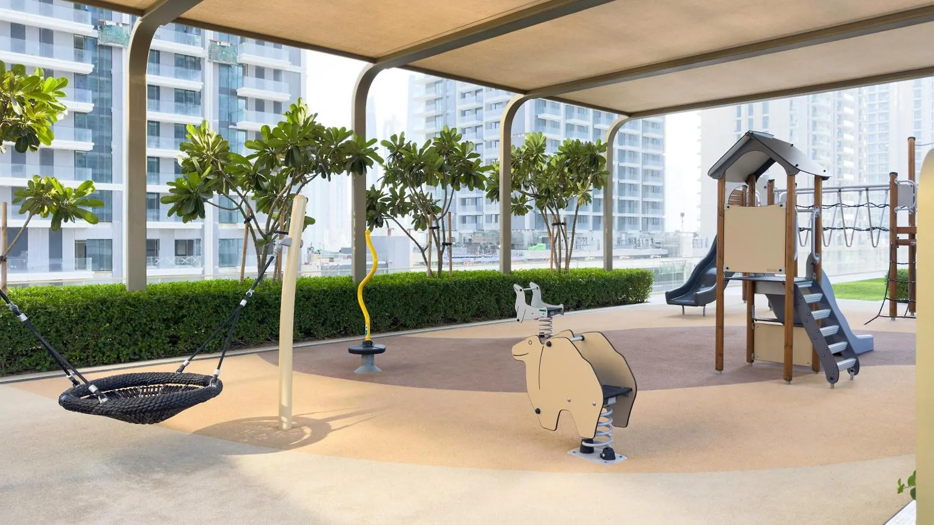 Exclusive Beachfront 2 Bed With Pool & Palm View Dubai Apartment