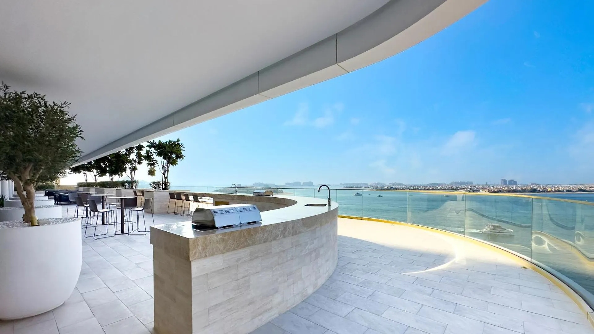Apartment Exclusive Beachfront 2 Bed With Pool & Palm View Dubai