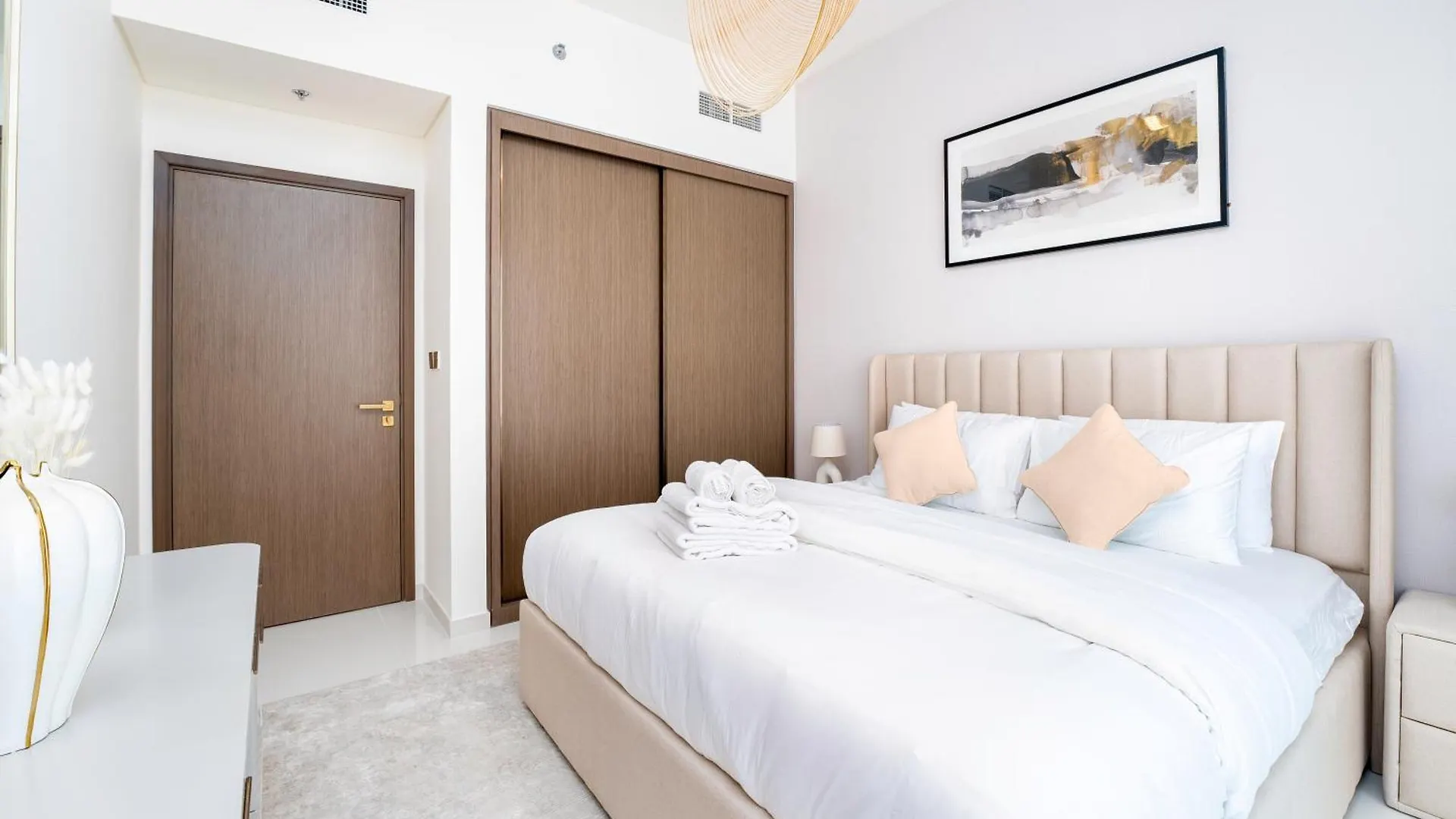 Exclusive Beachfront 2 Bed With Pool & Palm View Dubai 0*,  United Arab Emirates